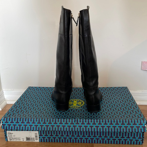 AUTHENTIC TORY BURCH JUNCTION RIDING BOOT IN PEBBLED BLACK LEATHER - Picture 2 of 6